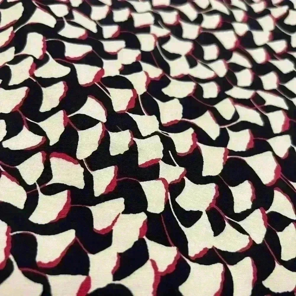 Ann Taylor Factory Petite size 0P Lined Skirt Black White Pink Print - Picture 3 of 3